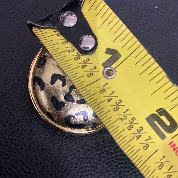 COPY - Vintage Acrylic Button Faux Animal Pattern  & Gold tone clip-on Earrings - Picture 5 of 7